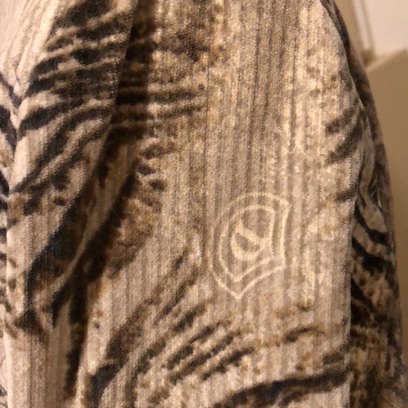 Dismero Classic button down damask print velvet blazer - Picture 8 of 14